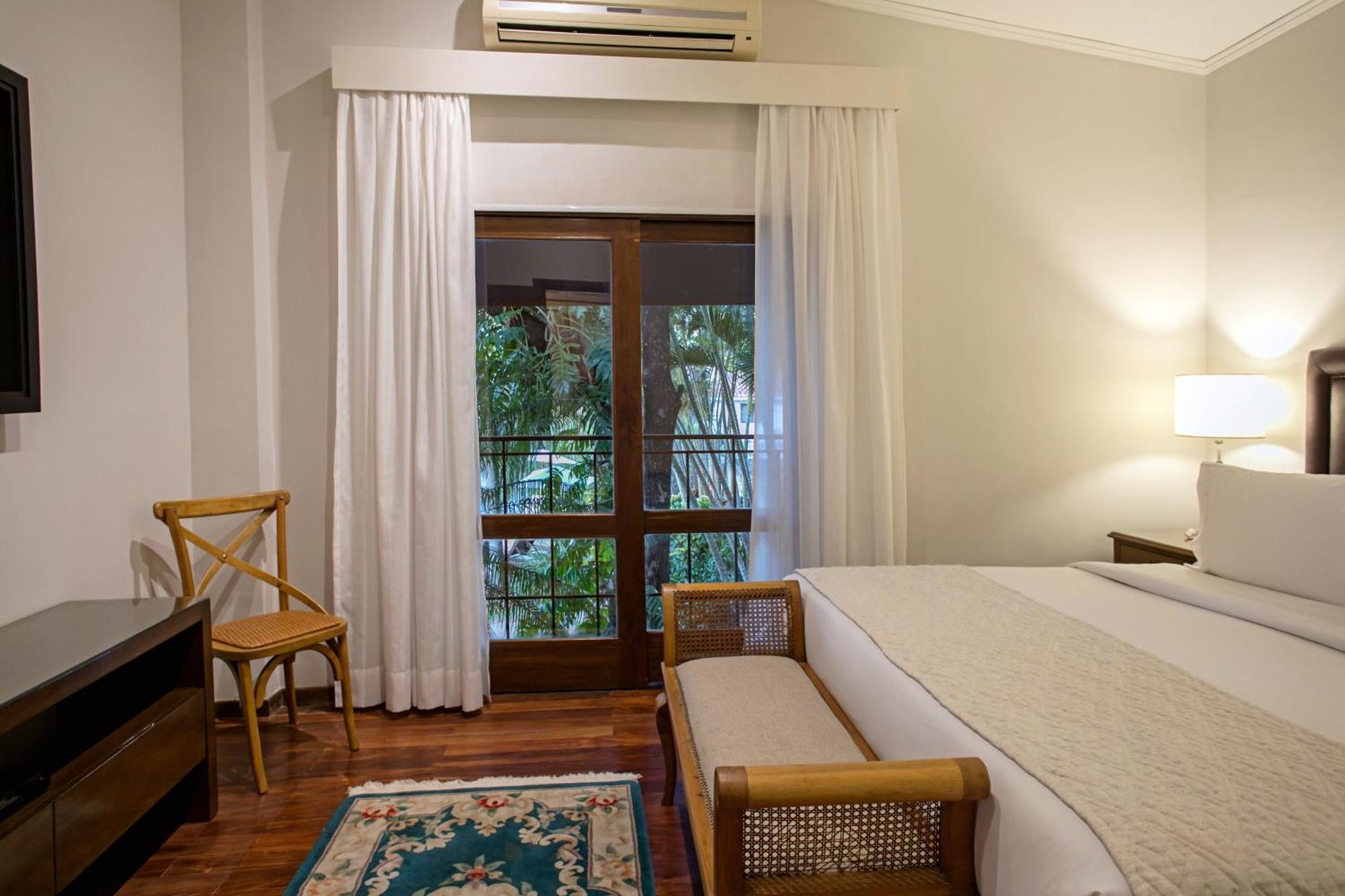 Las Lomas Casa Hotel อะซุนซิออง ภายนอก รูปภาพ