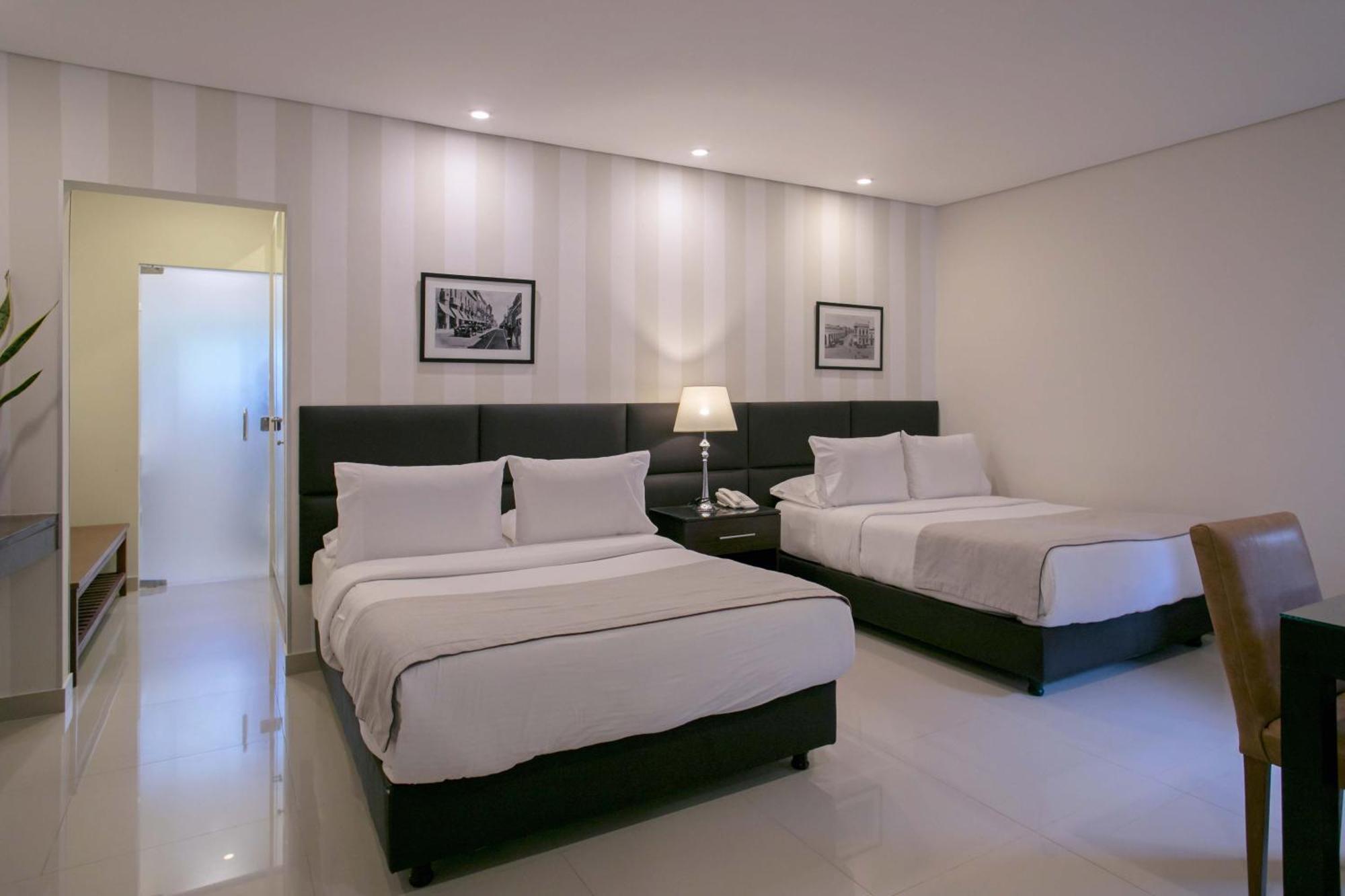 Las Lomas Casa Hotel อะซุนซิออง ภายนอก รูปภาพ
