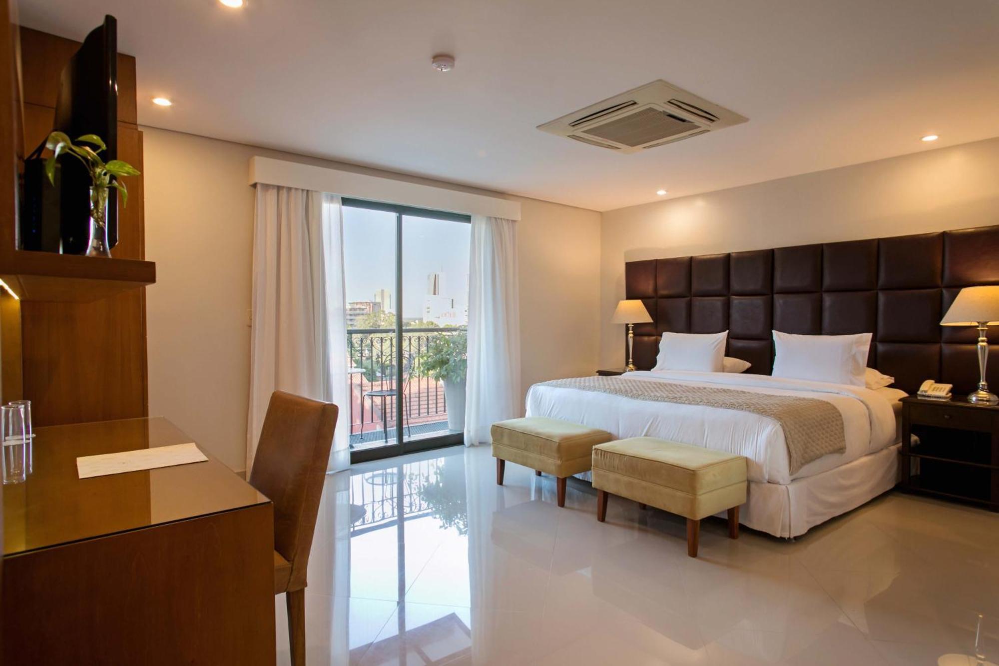 Las Lomas Casa Hotel อะซุนซิออง ภายนอก รูปภาพ